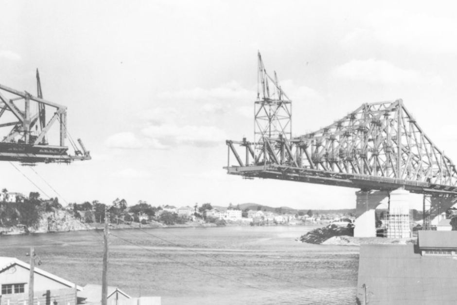Story Bridge early construction